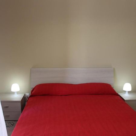 La Stanza Vicino Al Mare , Una Camera Da Letto E Bagno Con Balcone Vista Mare Appartement Balestrate Buitenkant foto