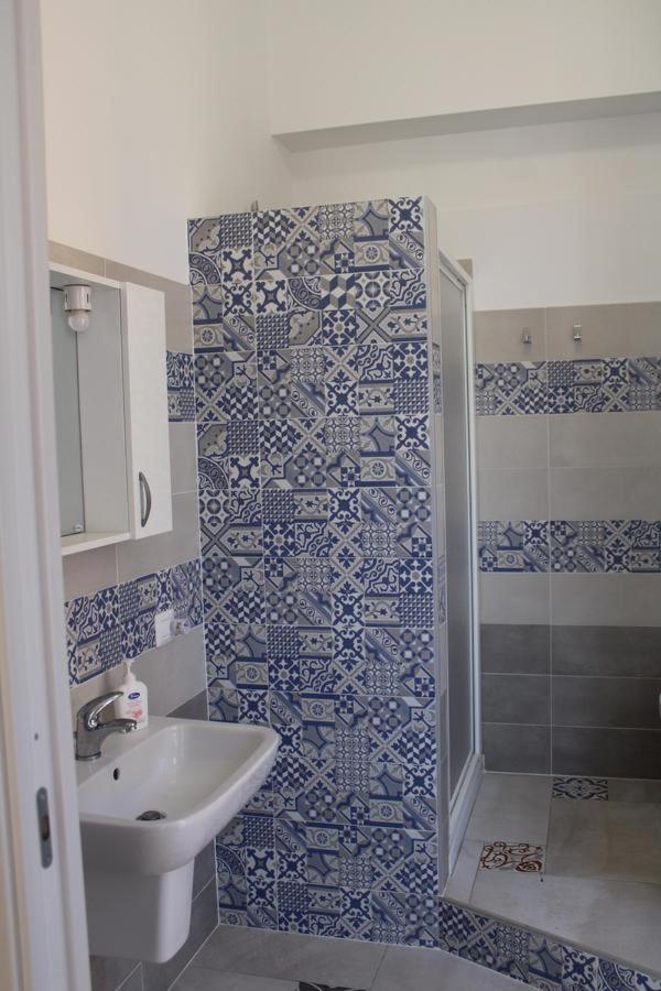 La Stanza Vicino Al Mare , Una Camera Da Letto E Bagno Con Balcone Vista Mare Appartement Balestrate Buitenkant foto