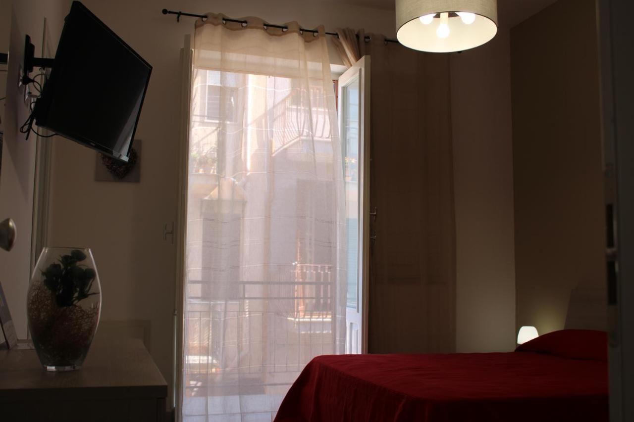La Stanza Vicino Al Mare , Una Camera Da Letto E Bagno Con Balcone Vista Mare Appartement Balestrate Buitenkant foto