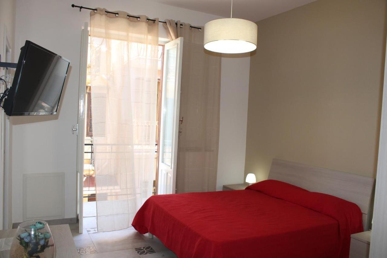 La Stanza Vicino Al Mare , Una Camera Da Letto E Bagno Con Balcone Vista Mare Appartement Balestrate Buitenkant foto