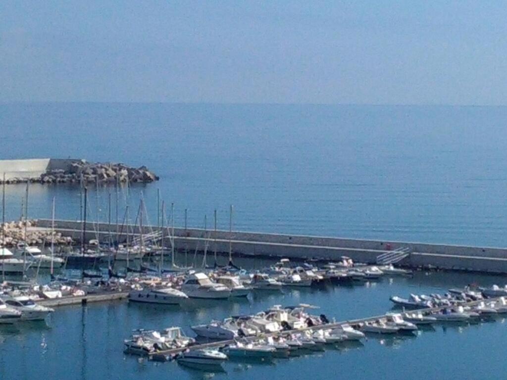 La Stanza Vicino Al Mare , Una Camera Da Letto E Bagno Con Balcone Vista Mare Appartement Balestrate Buitenkant foto