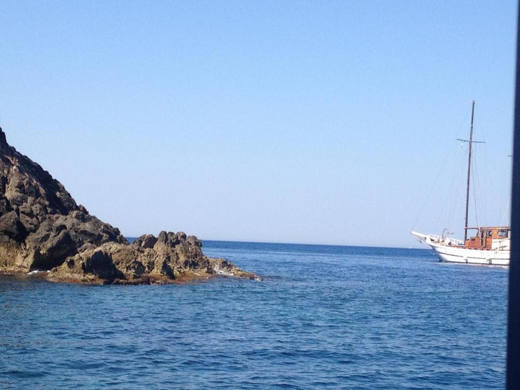La Stanza Vicino Al Mare , Una Camera Da Letto E Bagno Con Balcone Vista Mare Appartement Balestrate Buitenkant foto