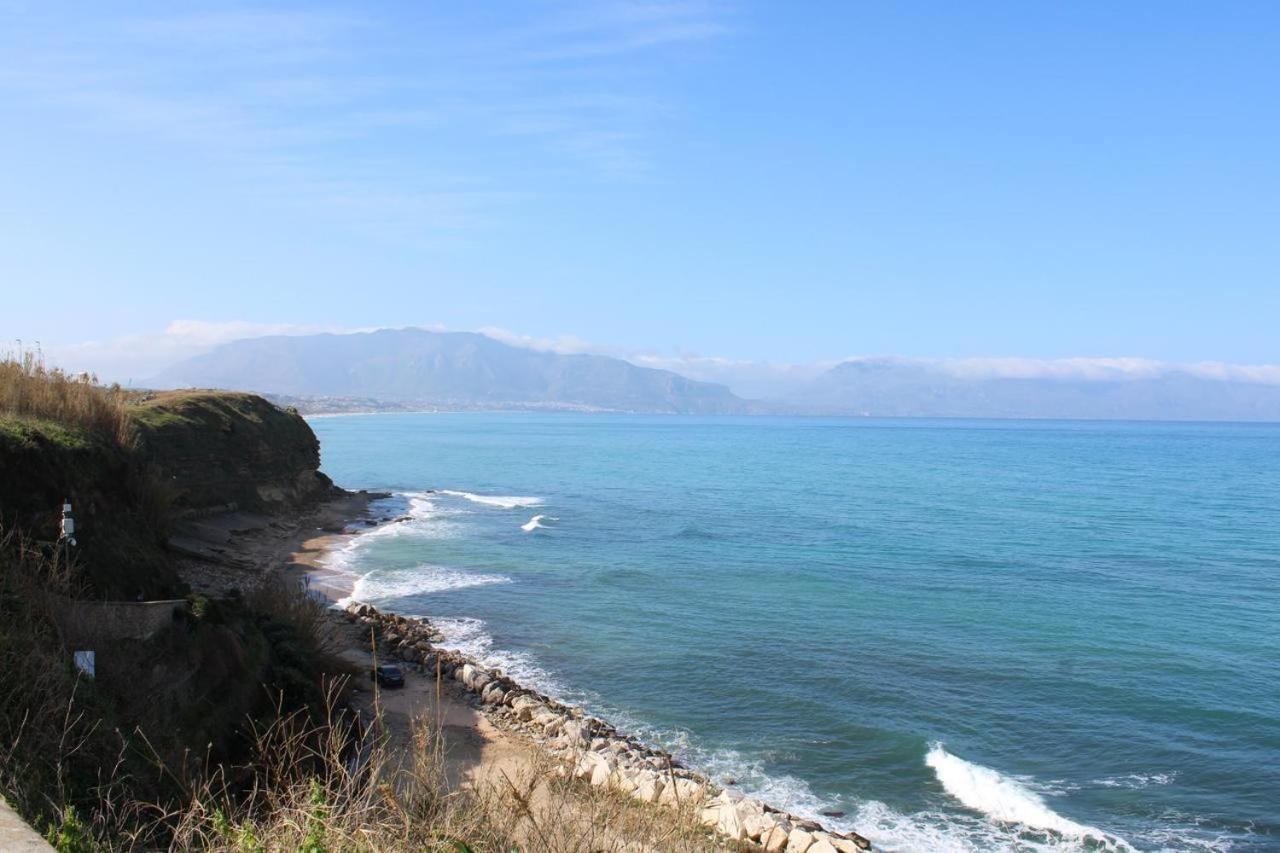 La Stanza Vicino Al Mare , Una Camera Da Letto E Bagno Con Balcone Vista Mare Appartement Balestrate Buitenkant foto